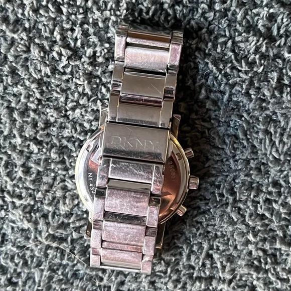 Authentic DKNY Women’s Mother of Pearl Watch Silver Stainless Steel Crystal - Picture 3 of 5